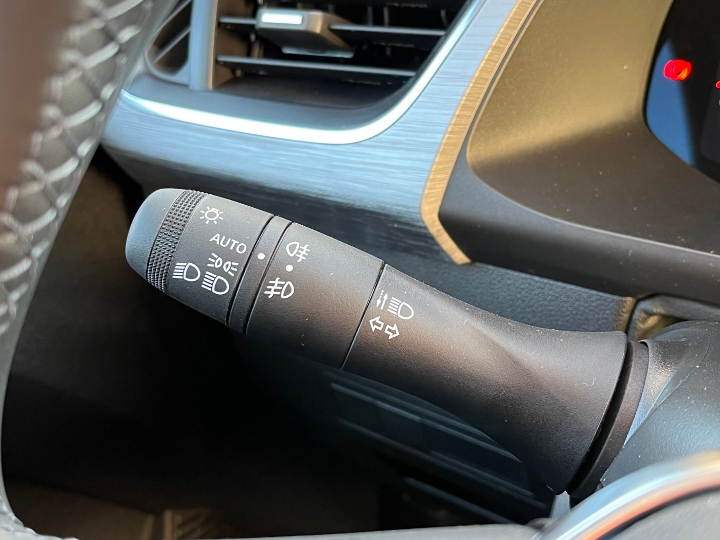 Fahrzeugabbildung Nissan Townstar Kombi 1.3DIG-T Autom. L1 Tekna Design P