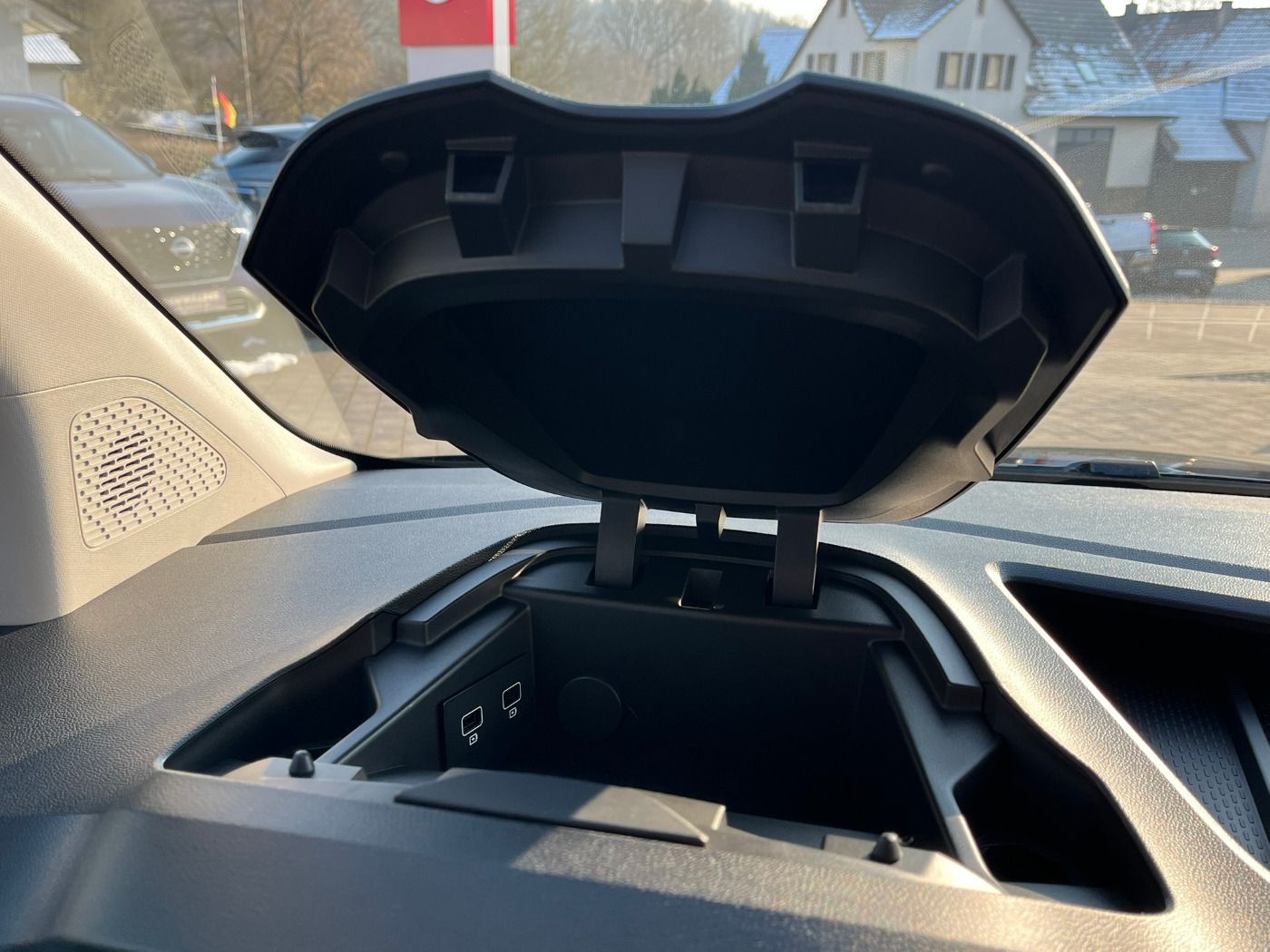 Fahrzeugabbildung Nissan Townstar Kombi 1.3DIG-T Autom. L1 Tekna Design P