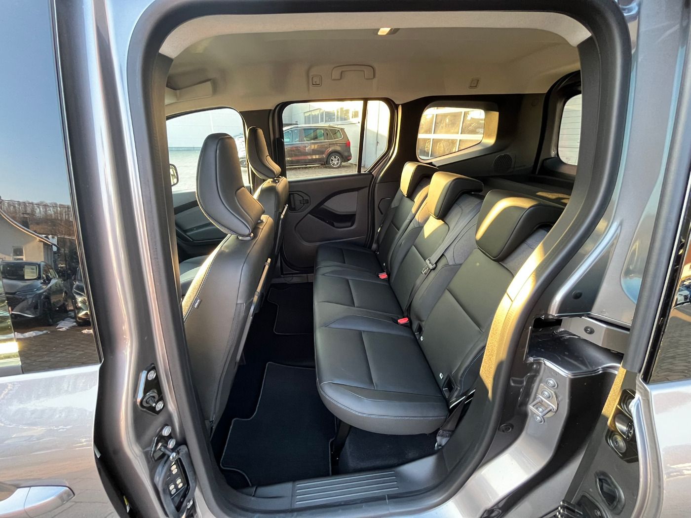 Fahrzeugabbildung Nissan Townstar Kombi 1.3DIG-T Autom. L1 Tekna Design P