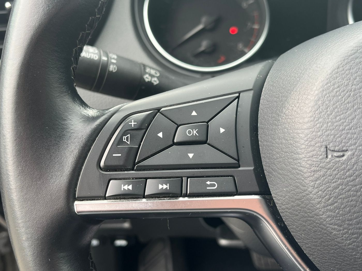 Fahrzeugabbildung Nissan Qashqai 1.3DIG-T Tekna+ DCT Autom. Automatik