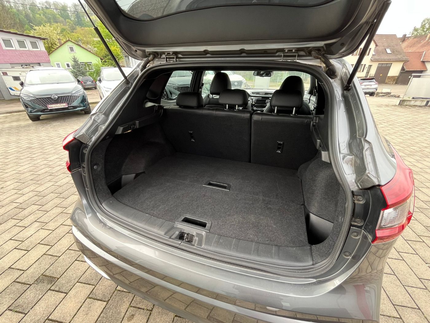 Fahrzeugabbildung Nissan Qashqai 1.3DIG-T Tekna+ DCT Autom. Automatik