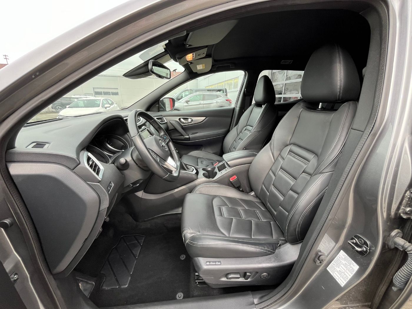 Fahrzeugabbildung Nissan Qashqai 1.3DIG-T Tekna+ DCT Autom. Automatik