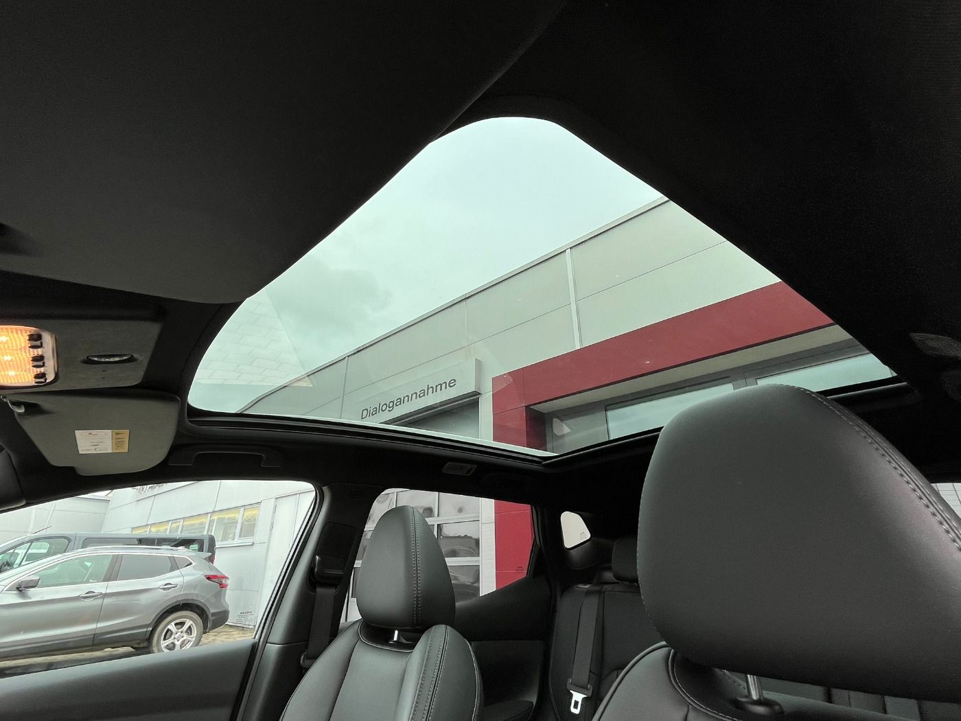 Fahrzeugabbildung Nissan Qashqai 1.3DIG-T Tekna+ DCT Autom. Automatik