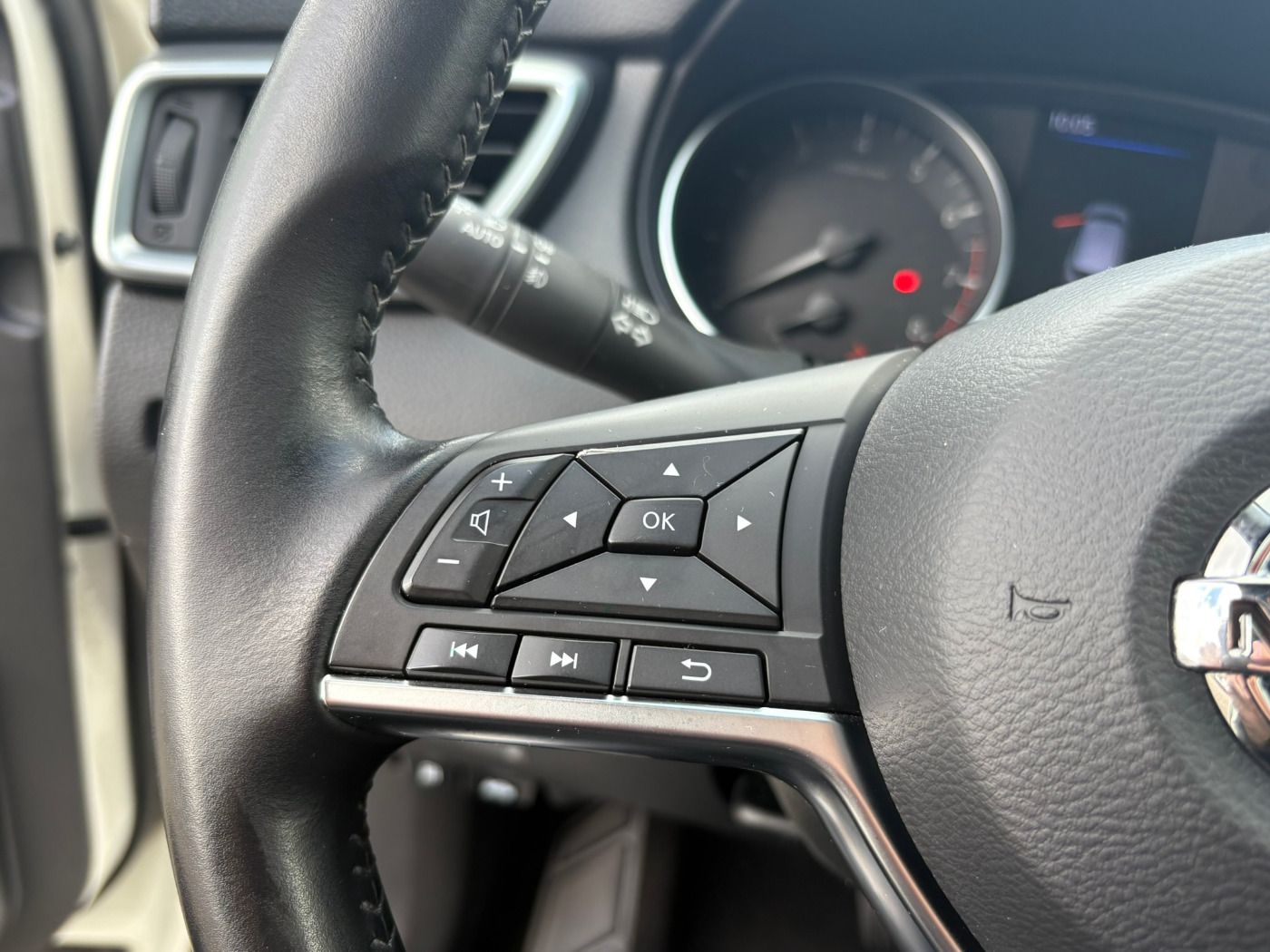 Fahrzeugabbildung Nissan Qashqai 1.3DIG-T Tekna+ DCT Autom. Pano BOSE