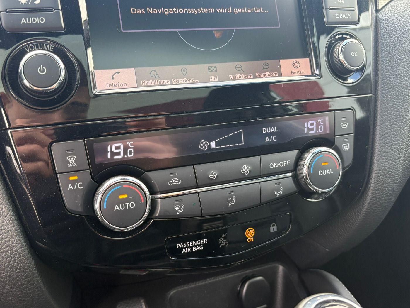 Fahrzeugabbildung Nissan Qashqai 1.3DIG-T Tekna+ DCT Autom. Pano BOSE