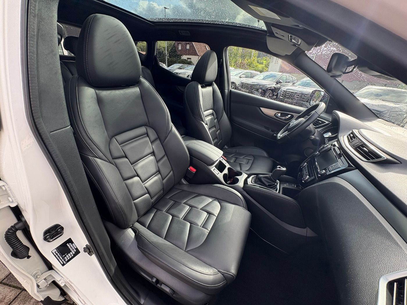Fahrzeugabbildung Nissan Qashqai 1.3DIG-T Tekna+ DCT Autom. Pano BOSE