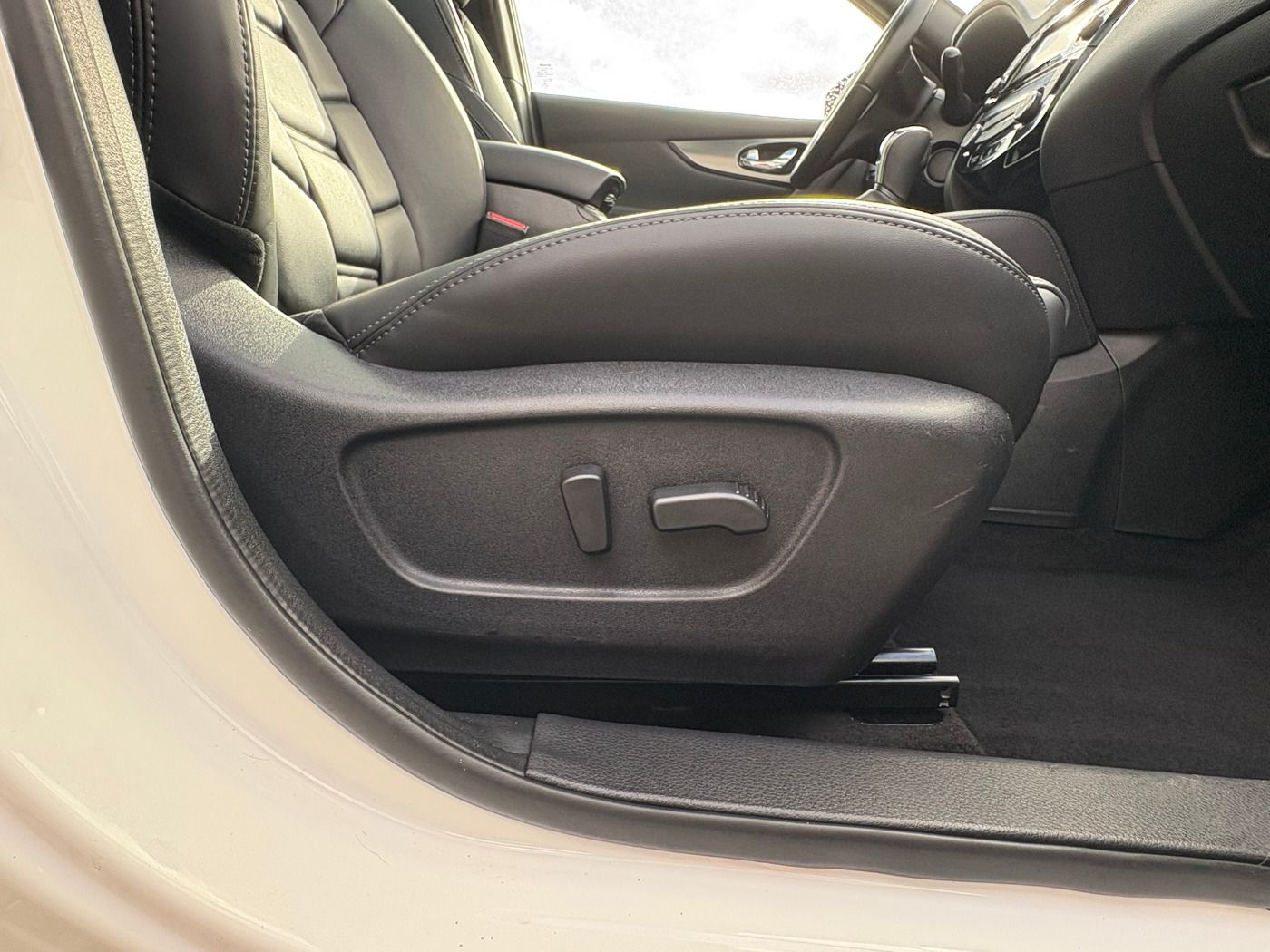 Fahrzeugabbildung Nissan Qashqai 1.3DIG-T Tekna+ DCT Autom. Pano BOSE