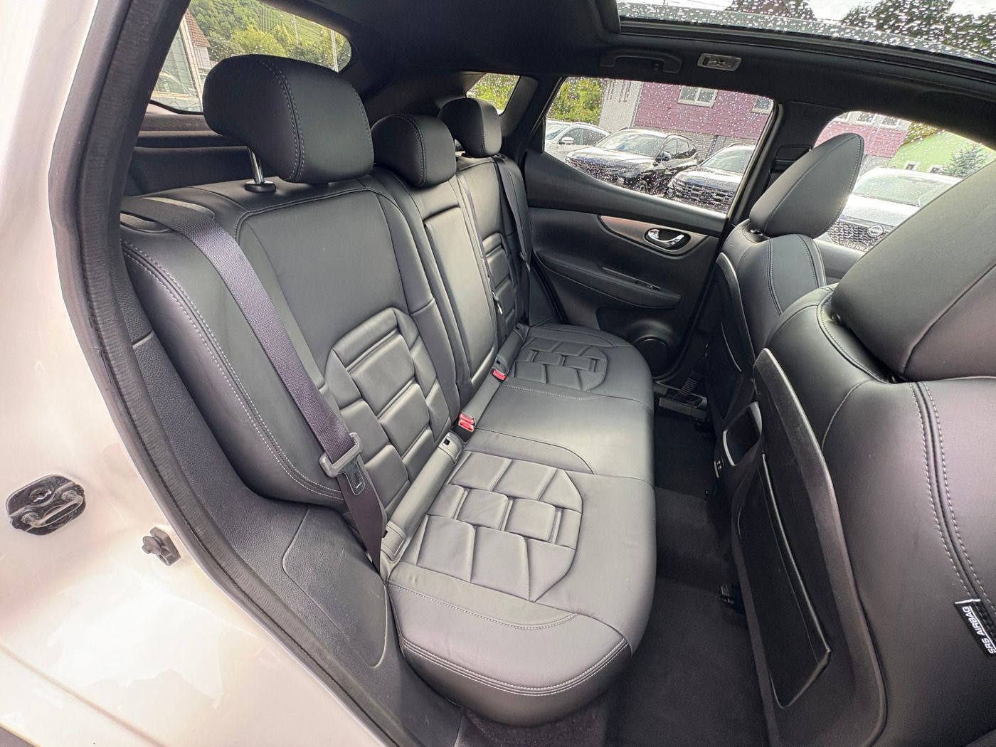 Fahrzeugabbildung Nissan Qashqai 1.3DIG-T Tekna+ DCT Autom. Pano BOSE