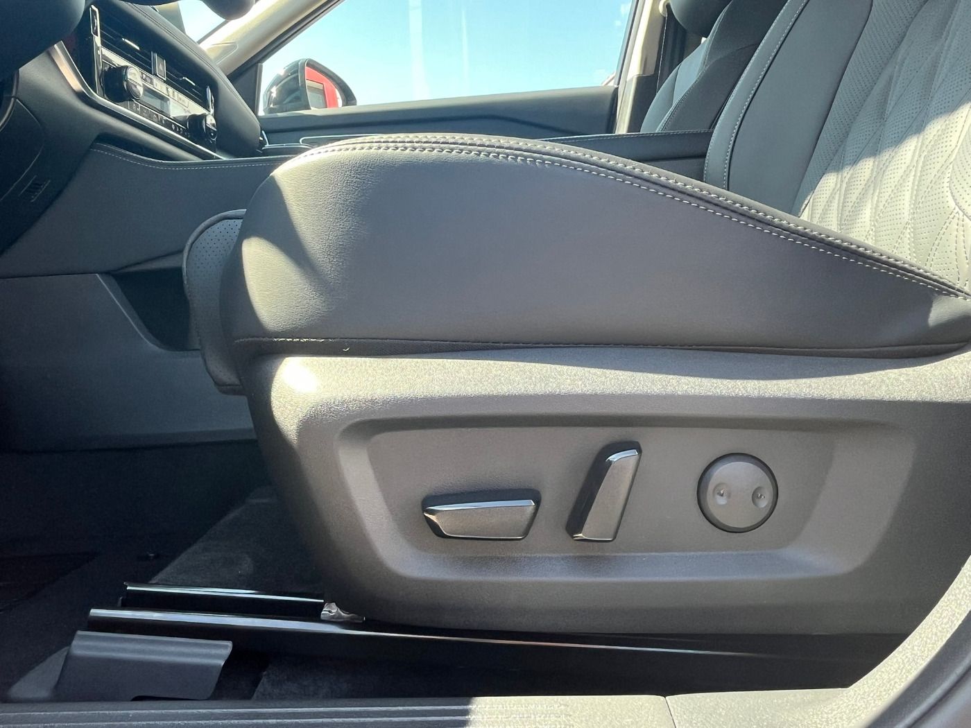 Fahrzeugabbildung Nissan X-Trail 1.5 VC-T e-Power e-4orce Tekna+