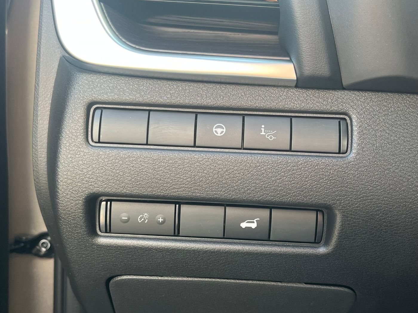 Fahrzeugabbildung Nissan X-Trail 1.5 VC-T e-Power e-4orce Tekna+