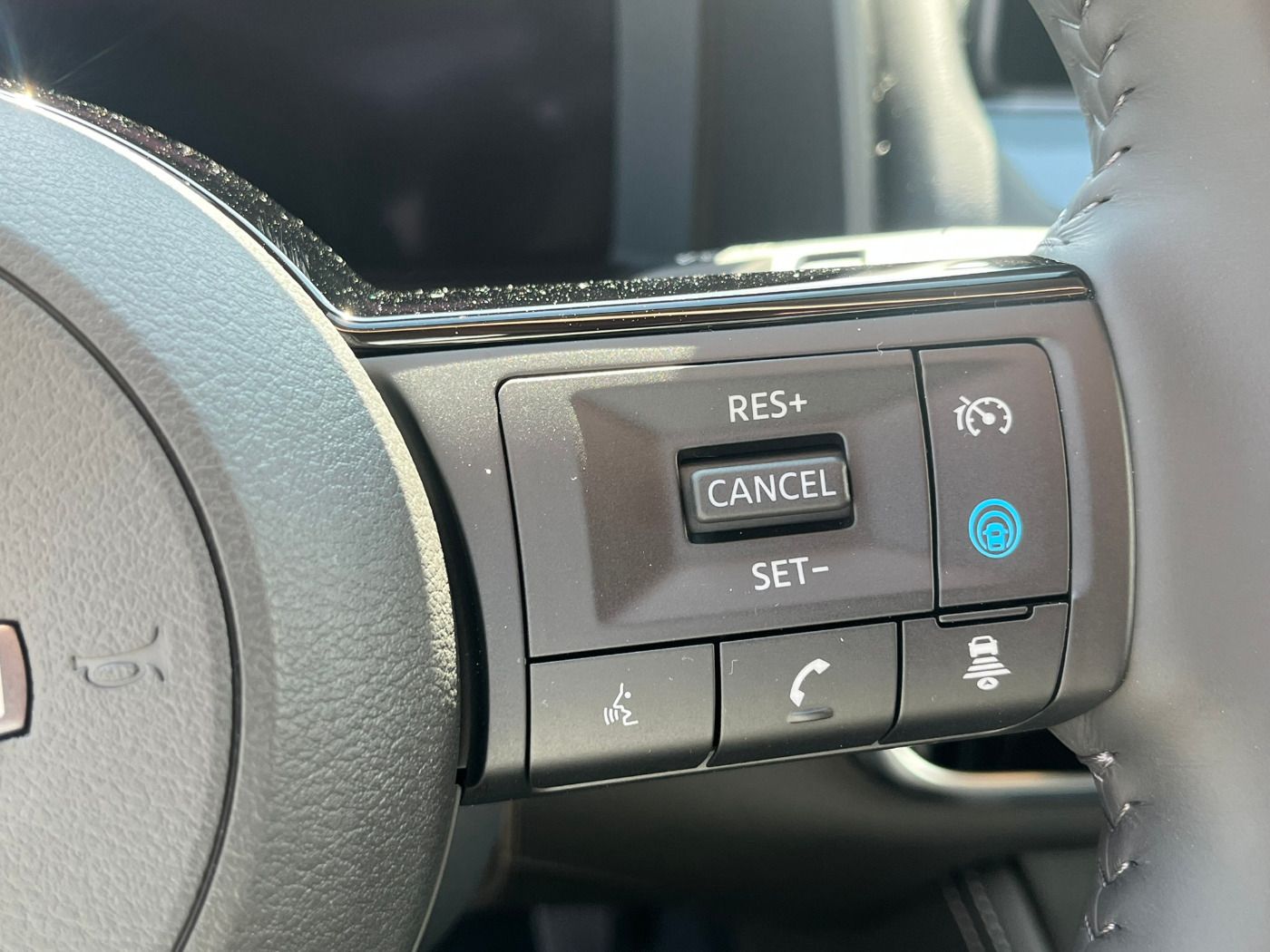 Fahrzeugabbildung Nissan X-Trail 1.5 VC-T e-Power e-4orce Tekna+
