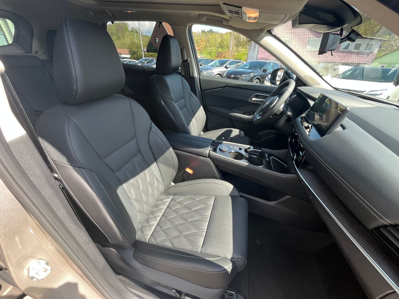 Fahrzeugabbildung Nissan X-Trail 1.5 VC-T e-Power e-4orce Tekna+