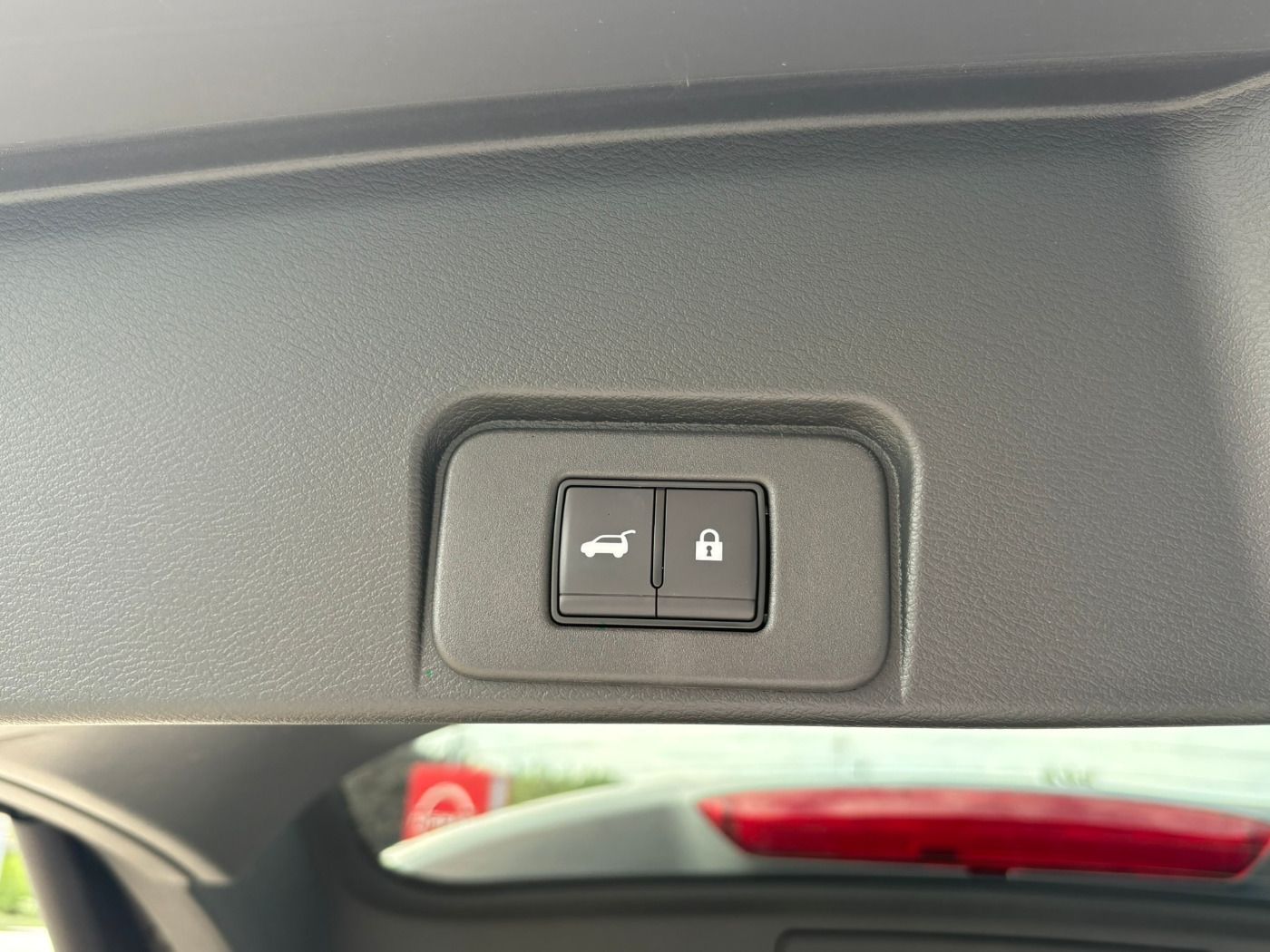Fahrzeugabbildung Nissan X-Trail 1.5 VC-T e-Power Tekna Family Paket