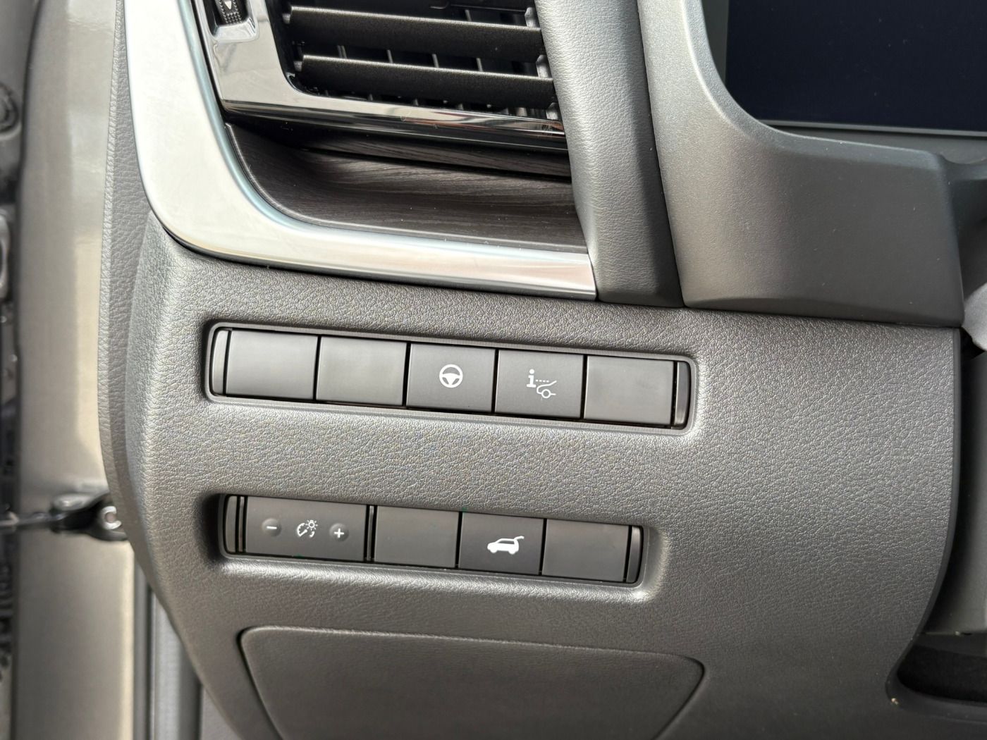 Fahrzeugabbildung Nissan X-Trail 1.5 VC-T e-Power Tekna Family Paket