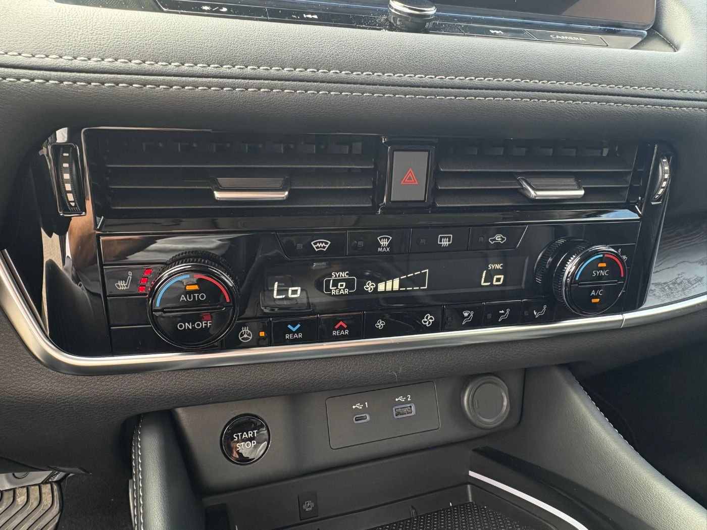 Fahrzeugabbildung Nissan X-Trail 1.5 VC-T e-Power Tekna Family Paket