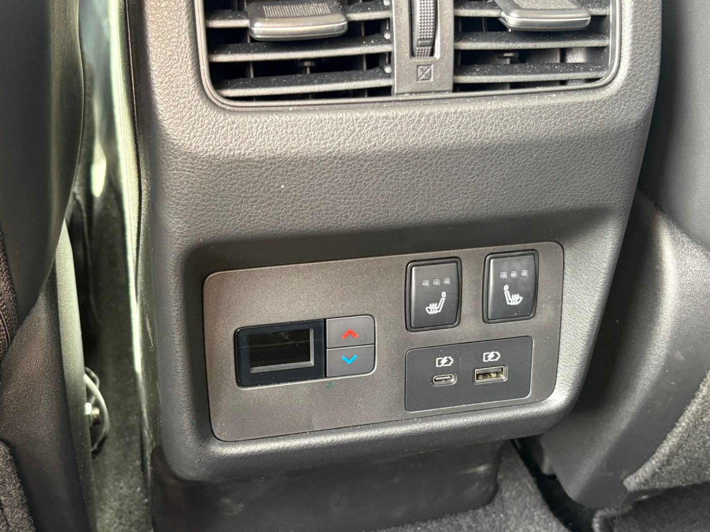 Fahrzeugabbildung Nissan X-Trail 1.5 VC-T e-Power Tekna Family Paket