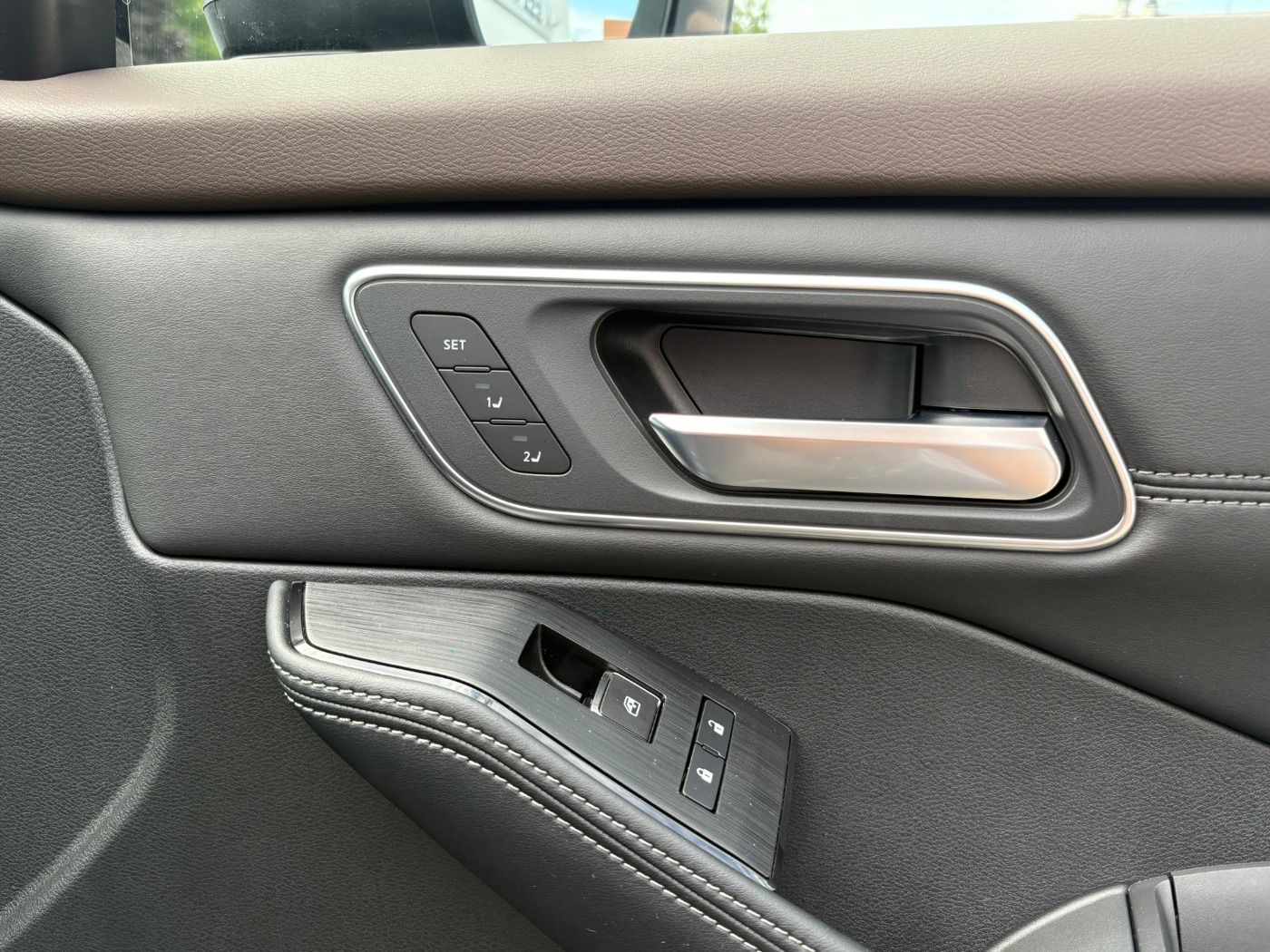 Fahrzeugabbildung Nissan X-Trail 1.5 VC-T e-Power Tekna Family Paket