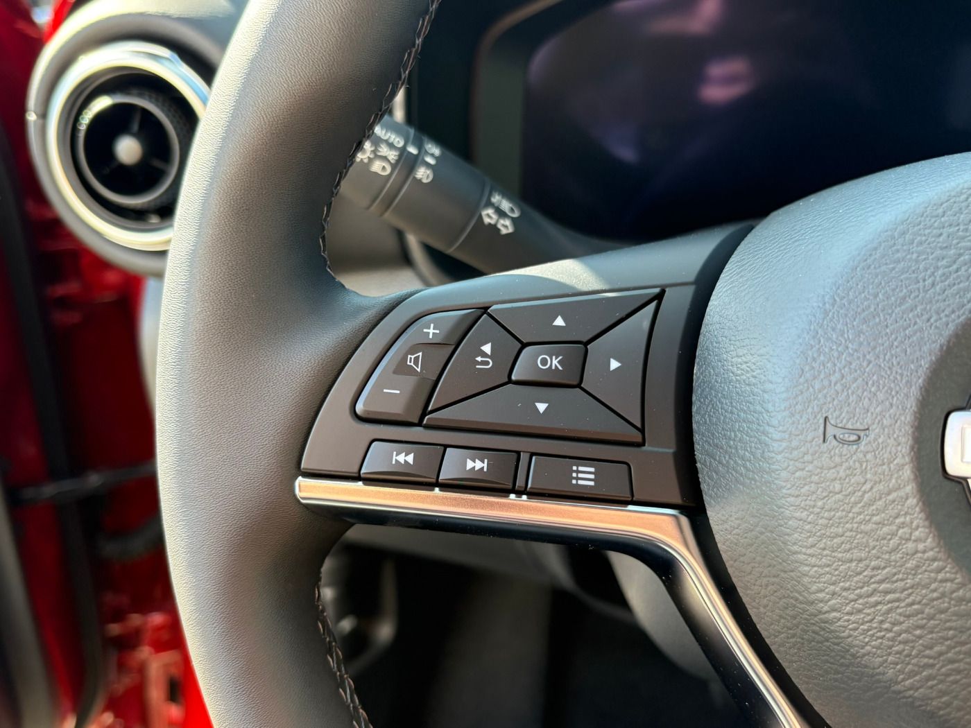 Fahrzeugabbildung Nissan Juke 1.6 Tekna ACC+LED+Navi+SHZ+Winterp.+360+LM