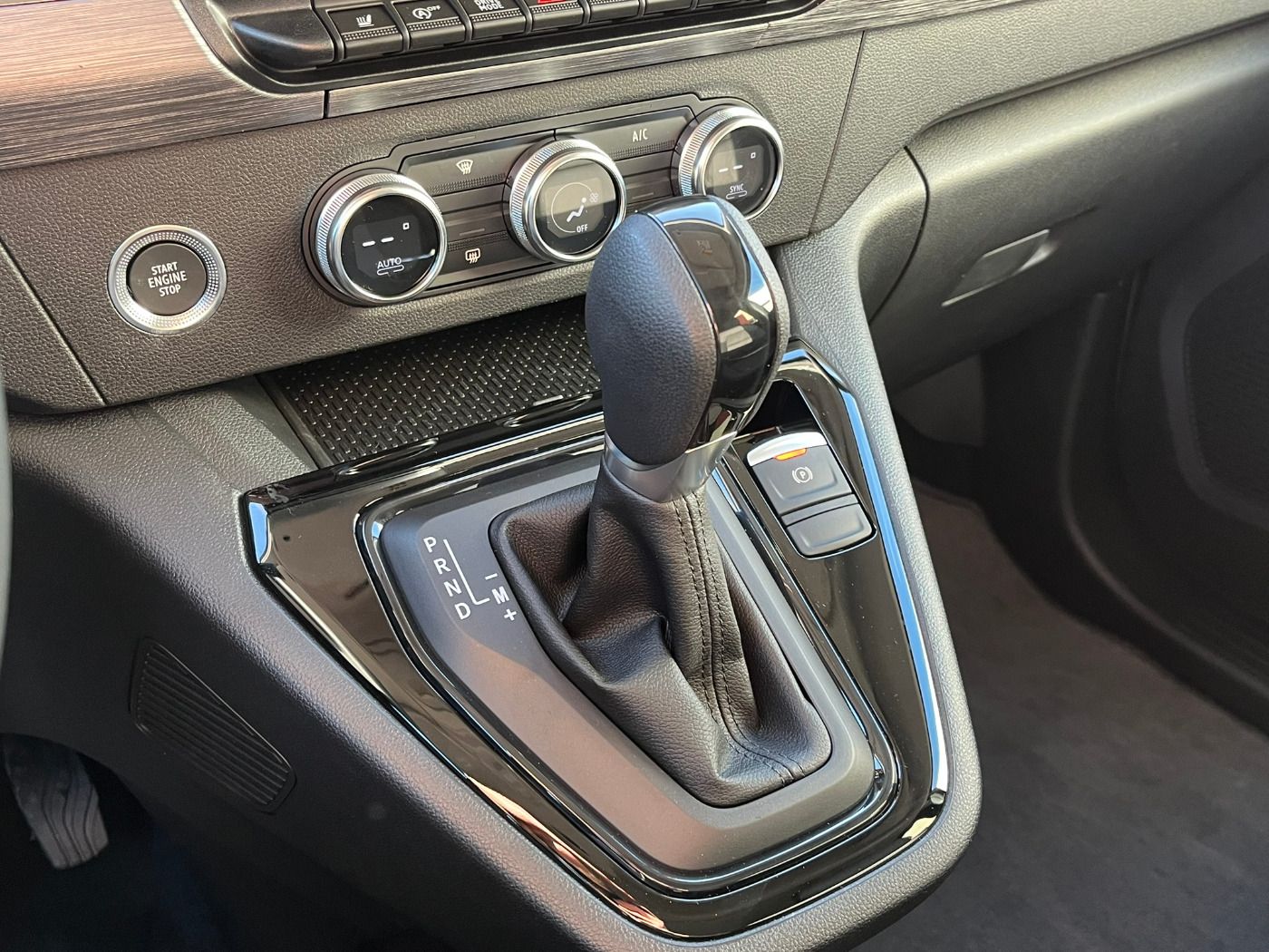 Fahrzeugabbildung Nissan Townstar L2 Tekna Kombi 7-Sitze