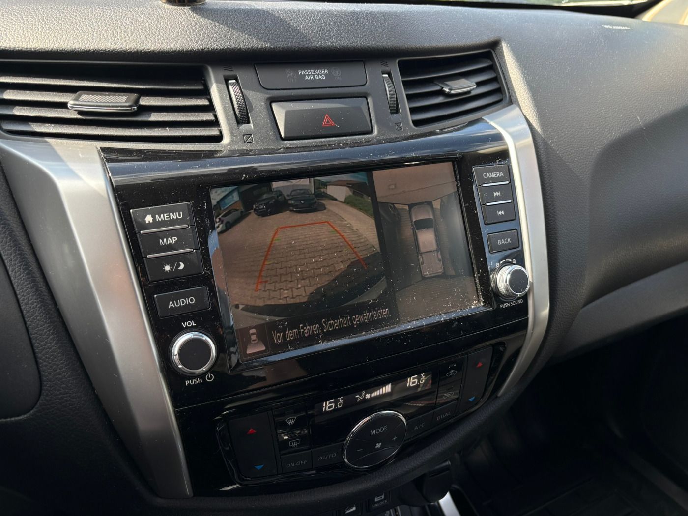 Fahrzeugabbildung Nissan Navara 2.3DCI N-Guard Double Cab Autom. AHK