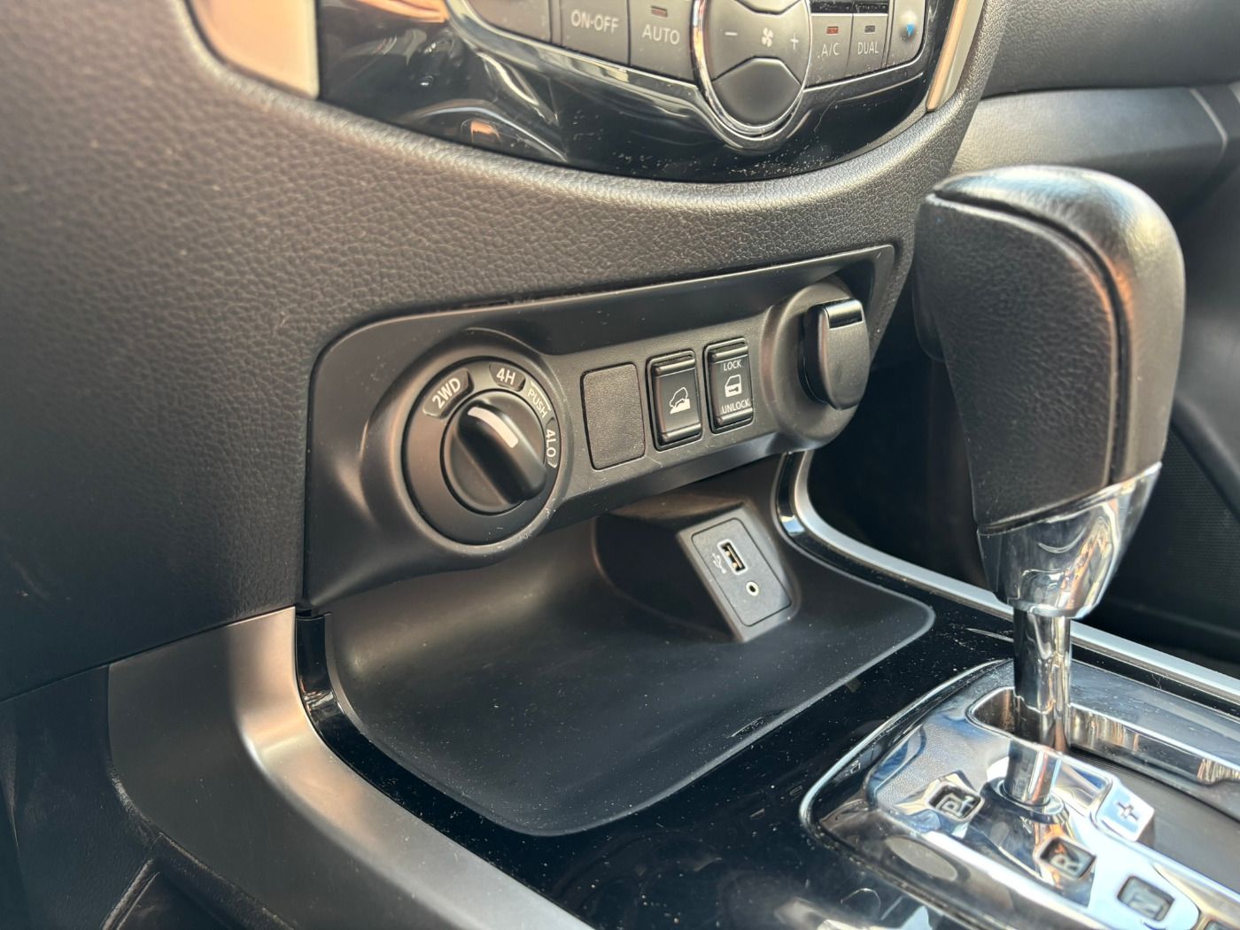 Fahrzeugabbildung Nissan Navara 2.3DCI N-Guard Double Cab Autom. AHK