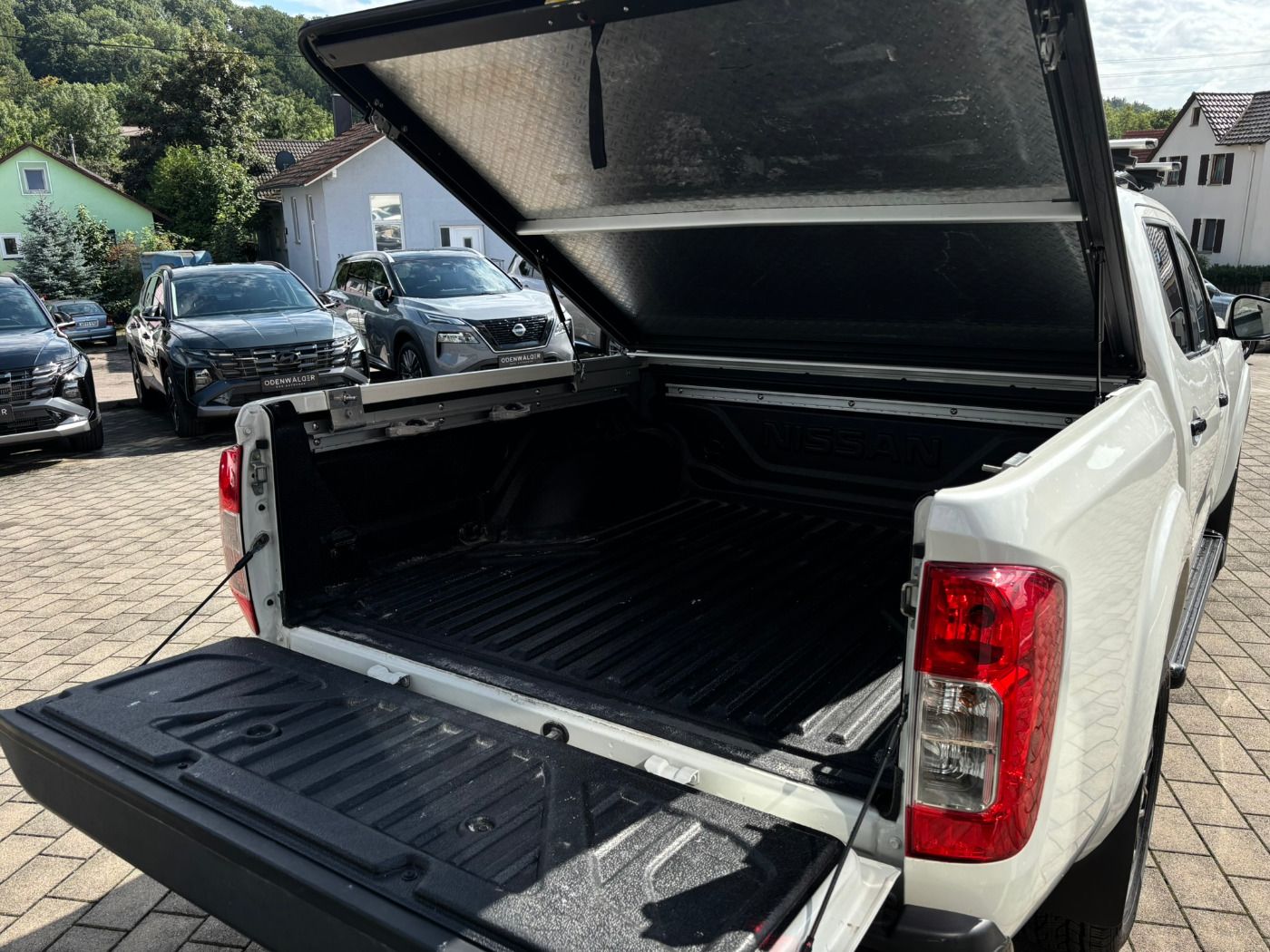 Fahrzeugabbildung Nissan Navara 2.3DCI N-Guard Double Cab Autom. AHK