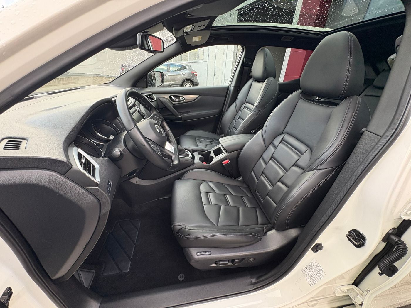 Fahrzeugabbildung Nissan Qashqai 1.3DIG-T Tekna+ DCT Autom. Pano BOSE