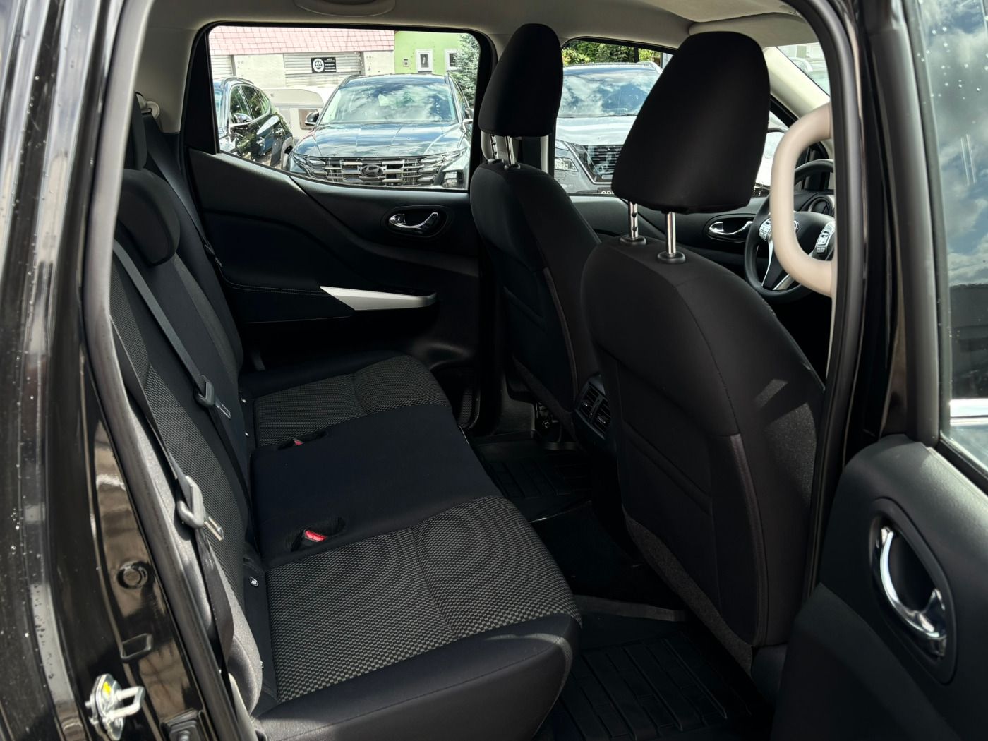 Fahrzeugabbildung Nissan Navara 2.3DCI Acenta Double Cab Autom. AHK