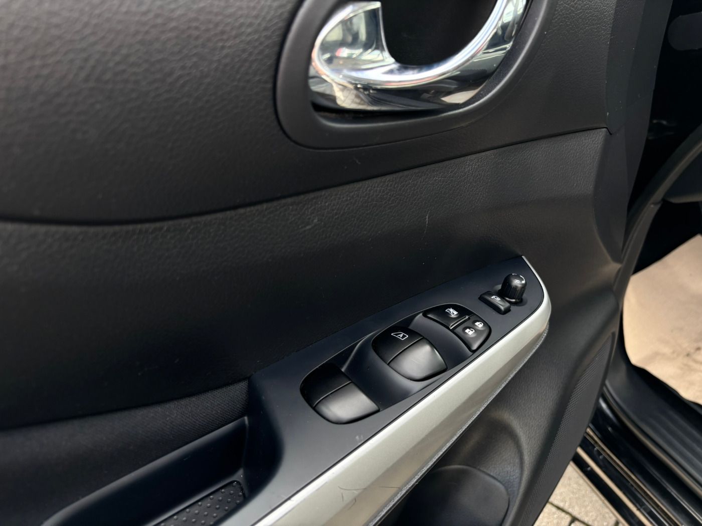 Fahrzeugabbildung Nissan Navara 2.3DCI Acenta Double Cab Autom. AHK