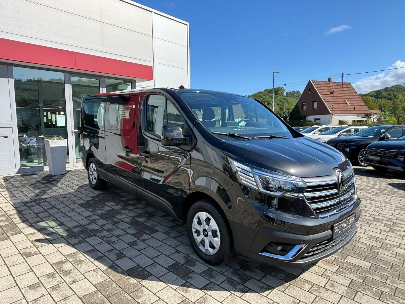 Fahrzeugabbildung Renault Trafic Combi L2H1 Grand Evolution 8-Sitzer
