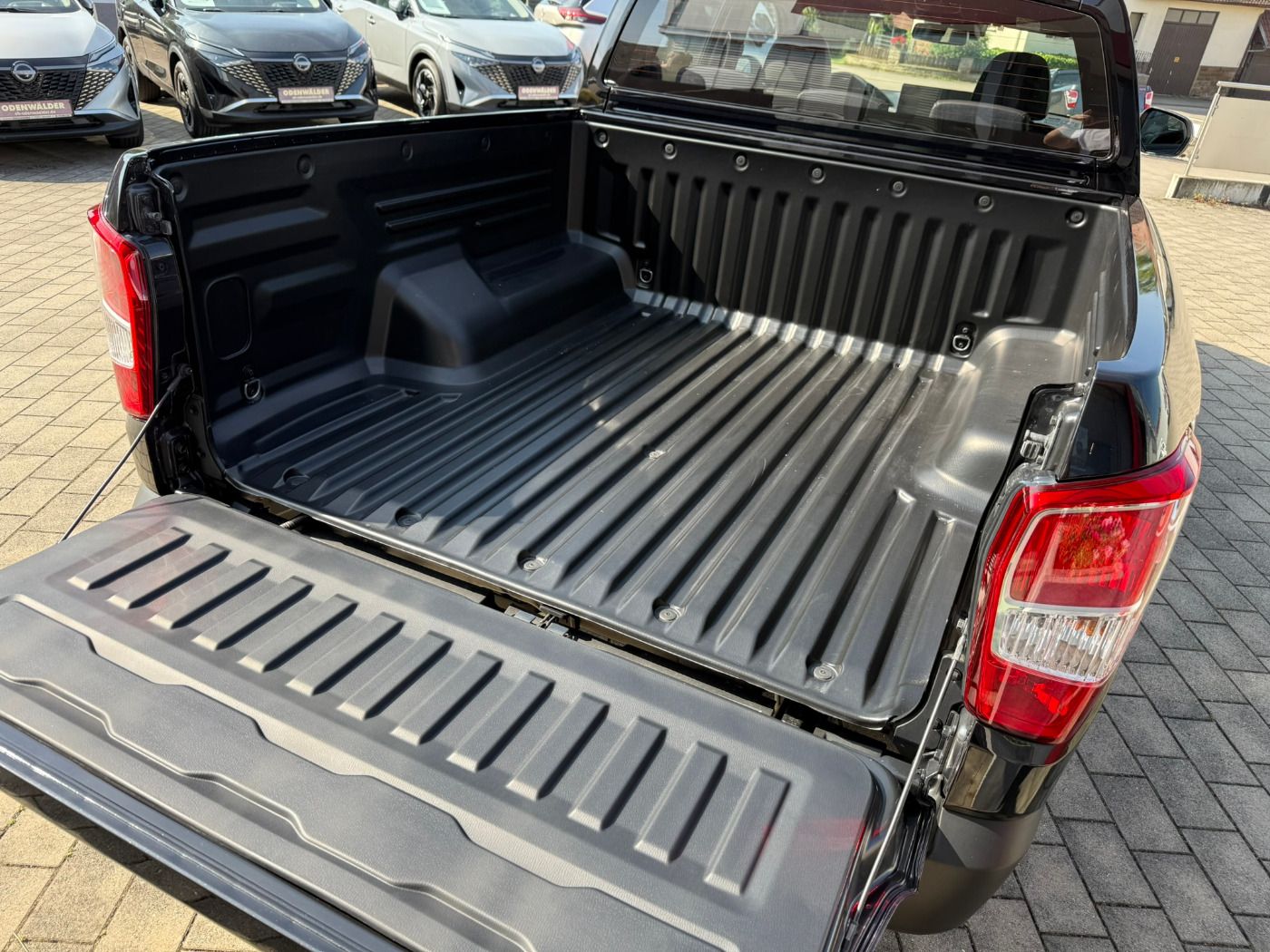 Fahrzeugabbildung KGM Musso Grand 2.2D Black Line 4WD Autom.