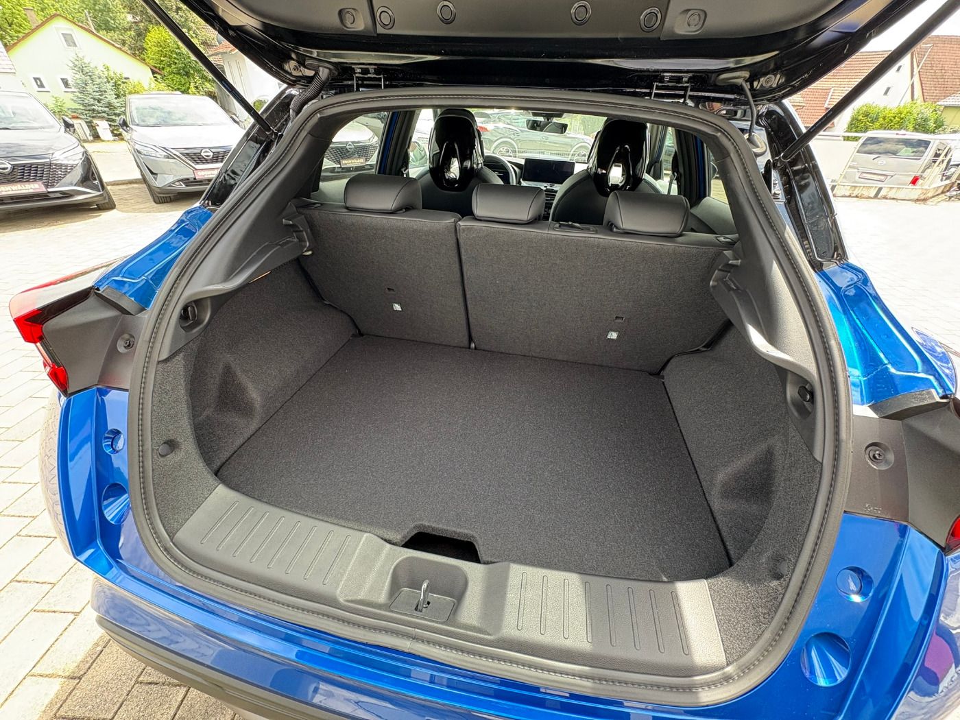 Fahrzeugabbildung Nissan Juke 1.0 DIG-T N-Design ACC+LED+SHZ+Winterp.+360