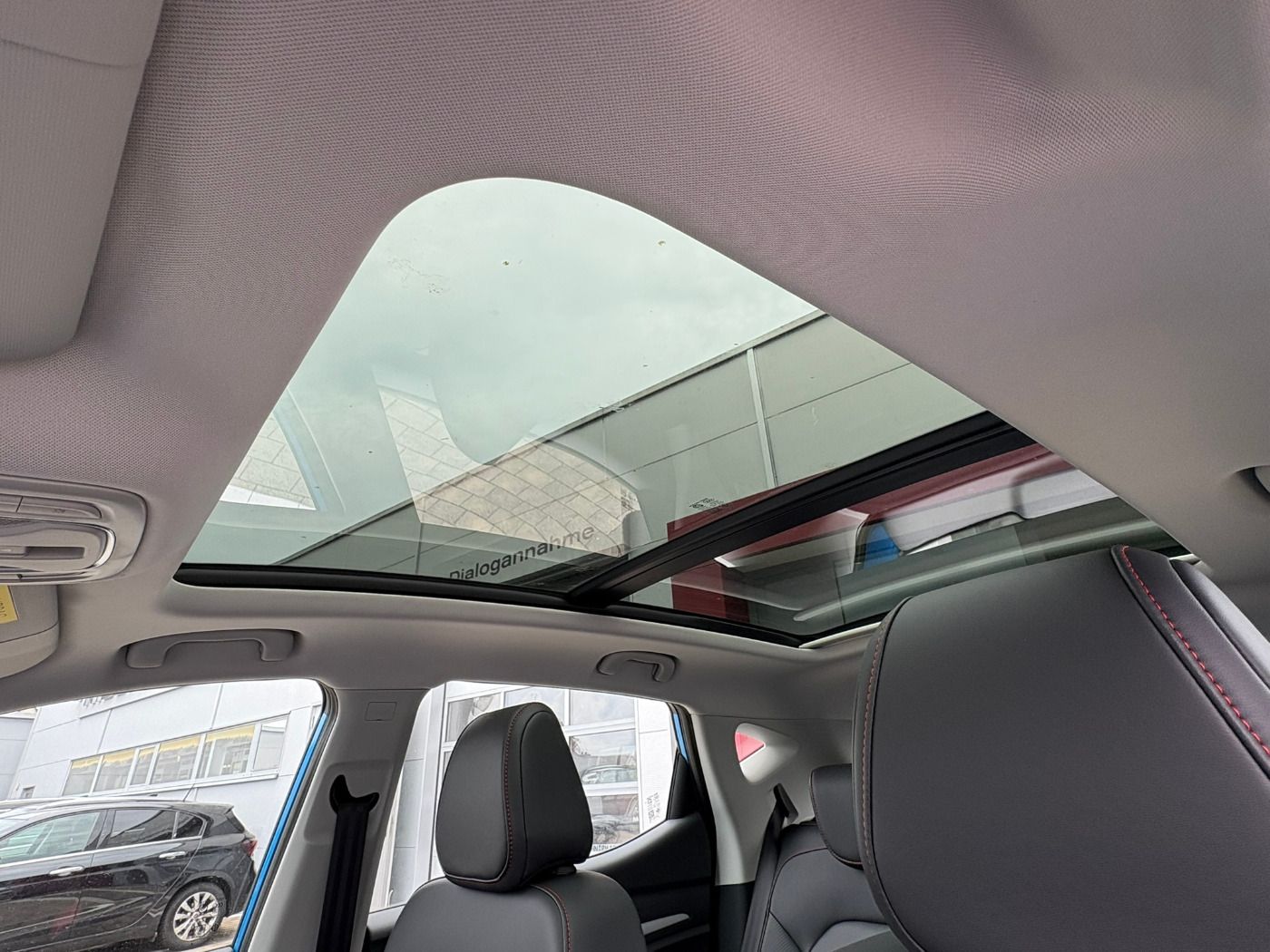 Fahrzeugabbildung MG ZS EV 51 kWh Luxury Panoramadach Ledersitze