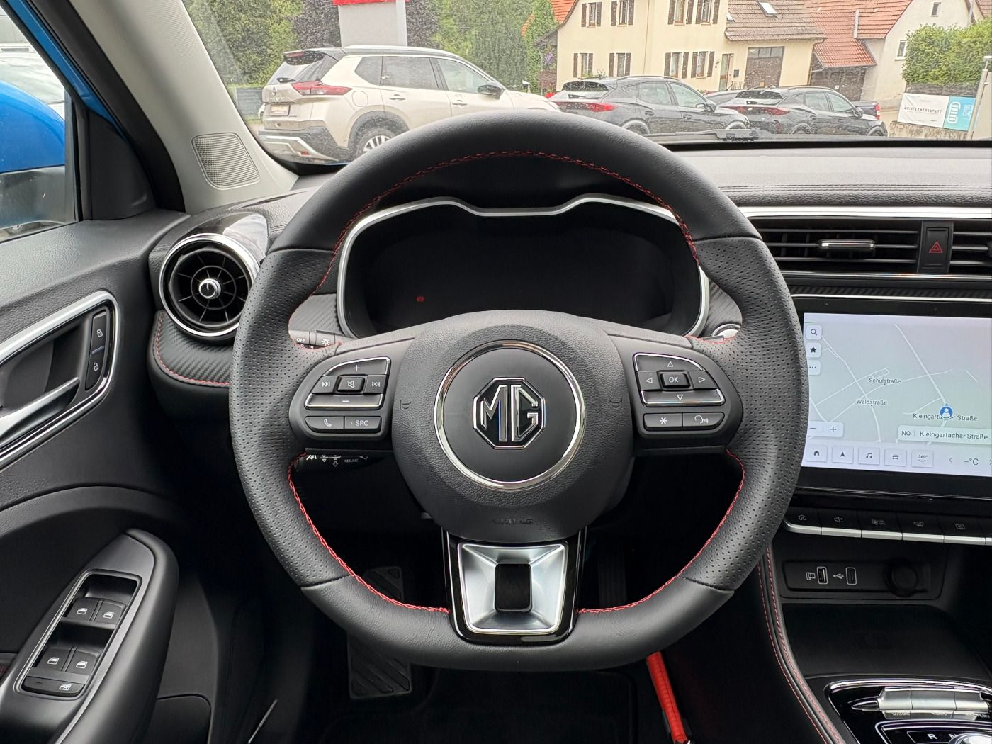 Fahrzeugabbildung MG ZS EV 51 kWh Luxury Panoramadach Ledersitze