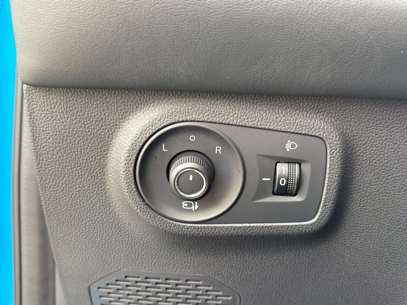 Fahrzeugabbildung MG ZS EV 51 kWh Luxury Panoramadach Ledersitze