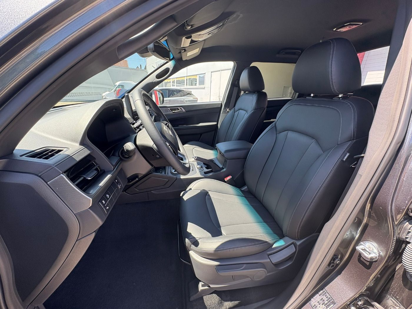Fahrzeugabbildung KGM Musso Grand 2.2D Black Line 4WD Autom.