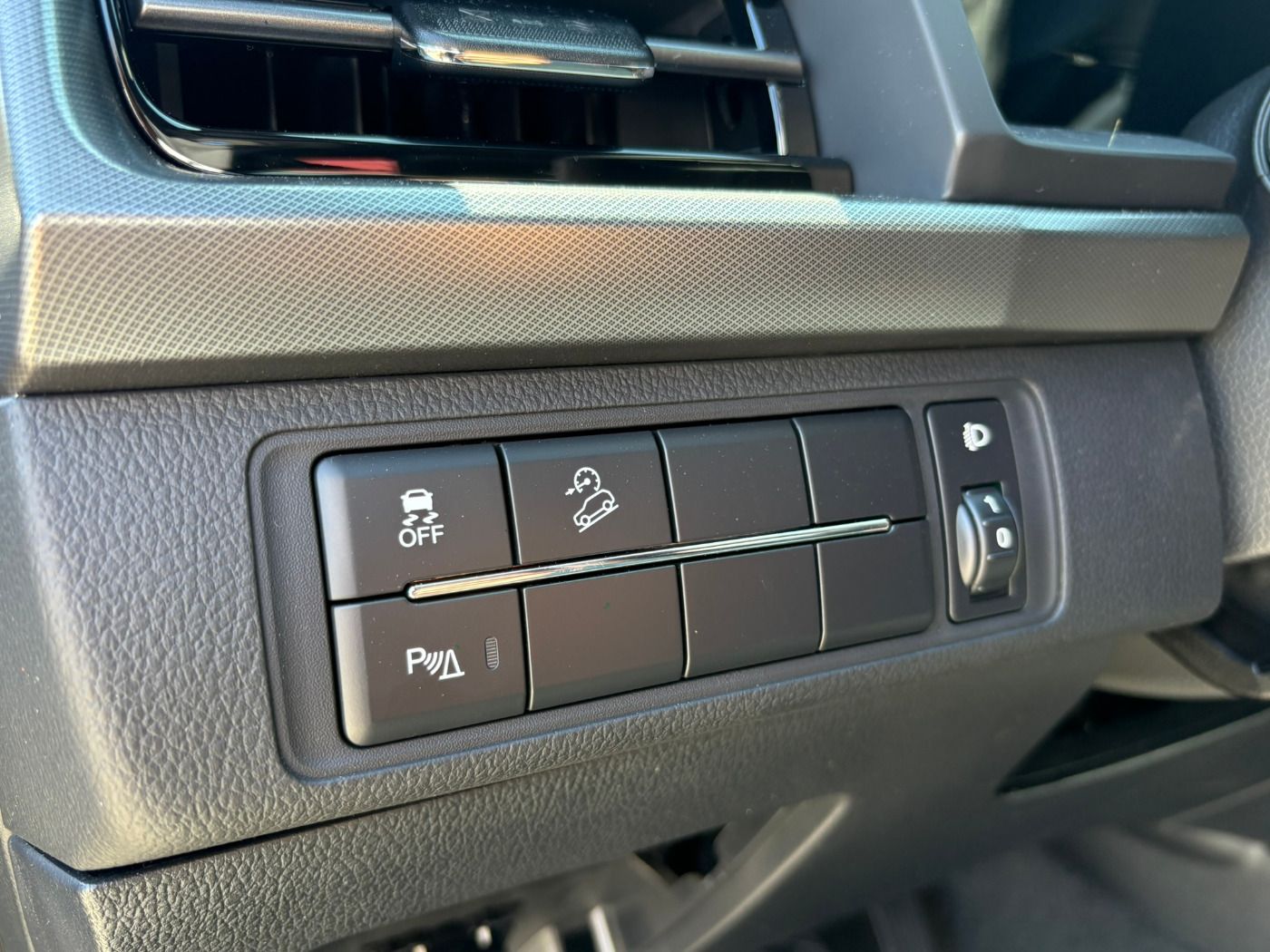 Fahrzeugabbildung KGM Musso Grand 2.2D Black Line 4WD Autom.