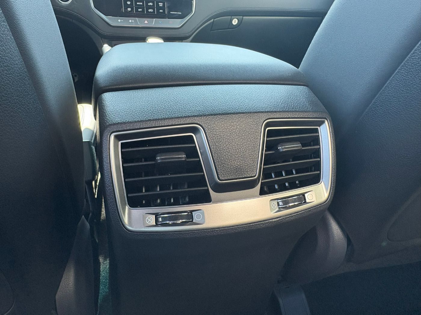 Fahrzeugabbildung KGM Musso Grand 2.2D Black Line 4WD Autom.