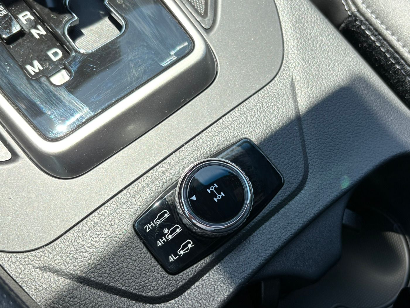 Fahrzeugabbildung Ssangyong Musso Grand 2.2D Black Line 4WD Autom.
