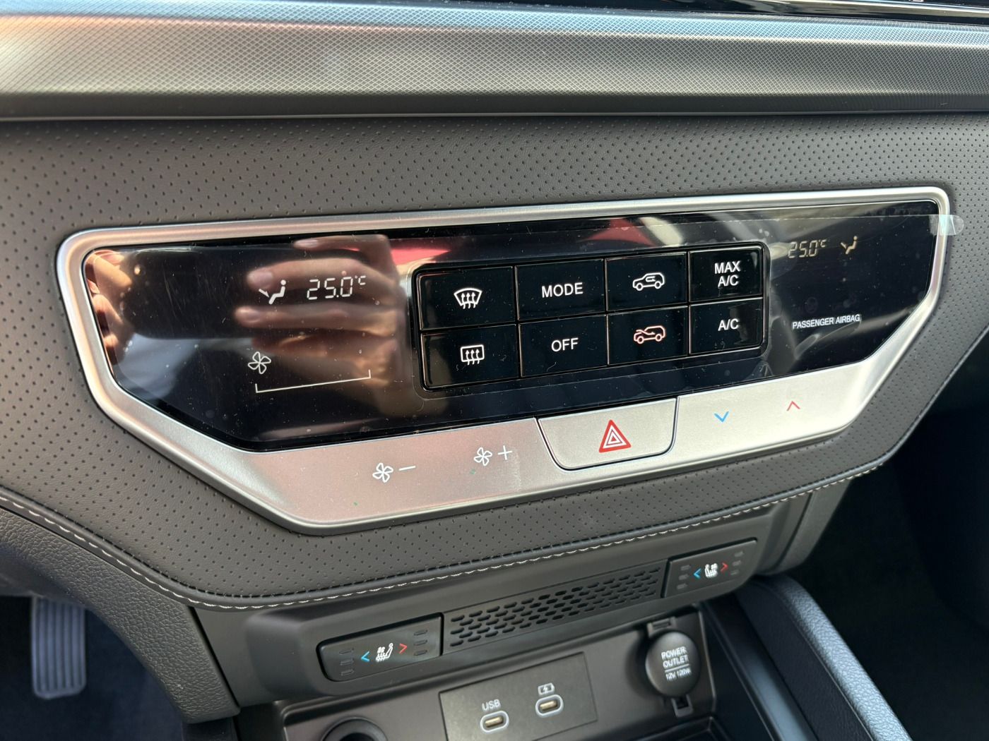Fahrzeugabbildung Ssangyong Musso Grand 2.2D Black Line 4WD Autom.