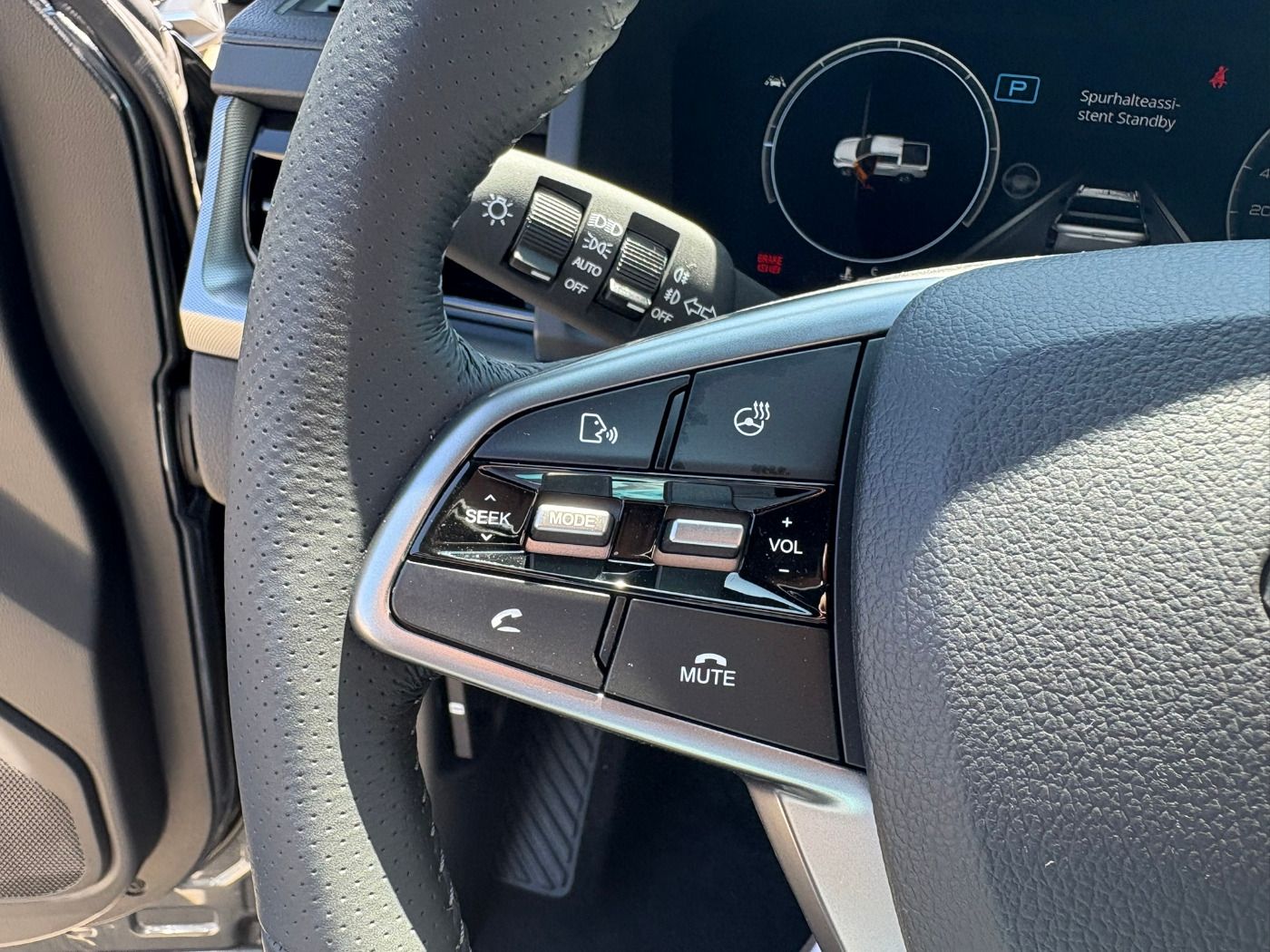 Fahrzeugabbildung Ssangyong Musso Grand 2.2D Black Line 4WD Autom.