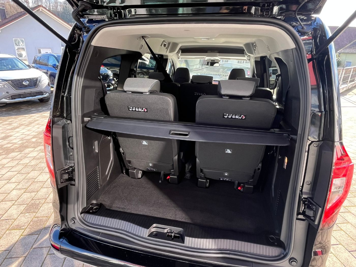 Fahrzeugabbildung Nissan Townstar L2 Tekna Kombi 7-Sitze