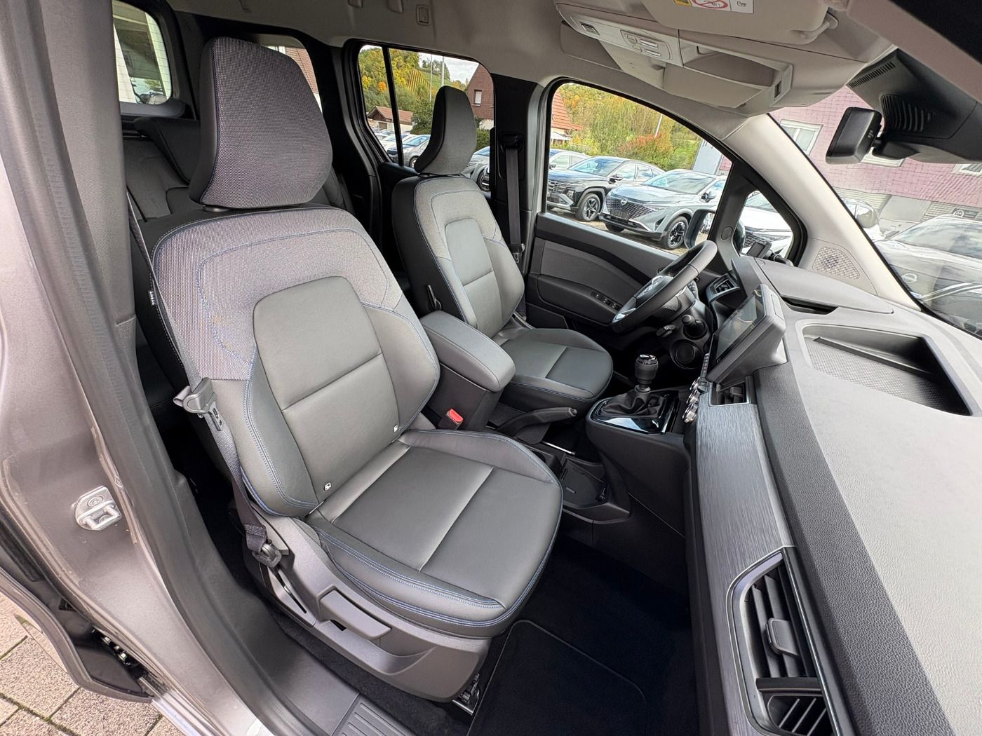 Fahrzeugabbildung Nissan Townstar Kombi DIG-T 130 L1 Tekna Navi+SHZ+360