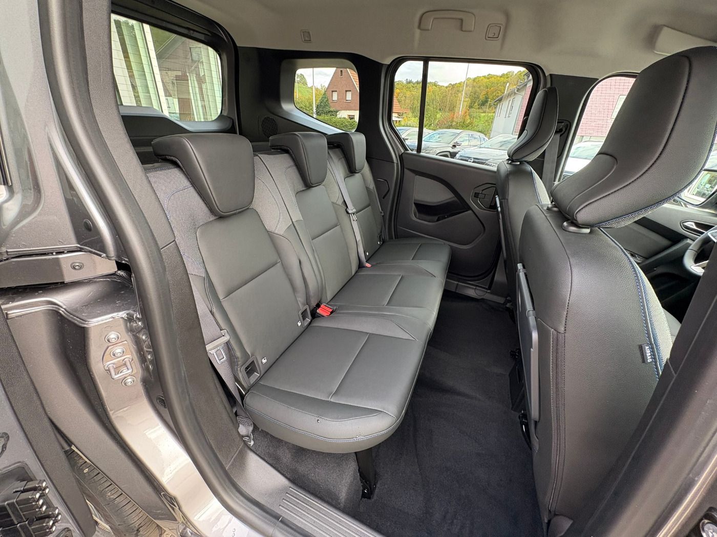 Fahrzeugabbildung Nissan Townstar Kombi DIG-T 130 L1 Tekna Navi+SHZ+360