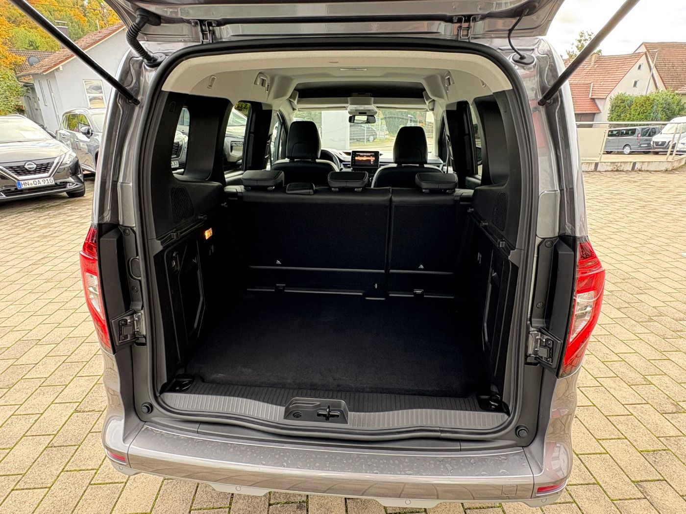 Fahrzeugabbildung Nissan Townstar Kombi DIG-T 130 L1 Tekna Navi+SHZ+360