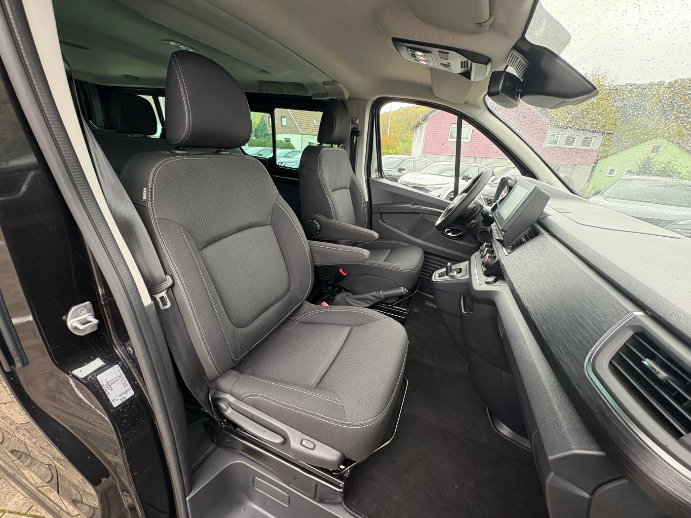 Fahrzeugabbildung Nissan Primastar Kombi L2H1 Tekna dCI 170 3.0t ACC+LED