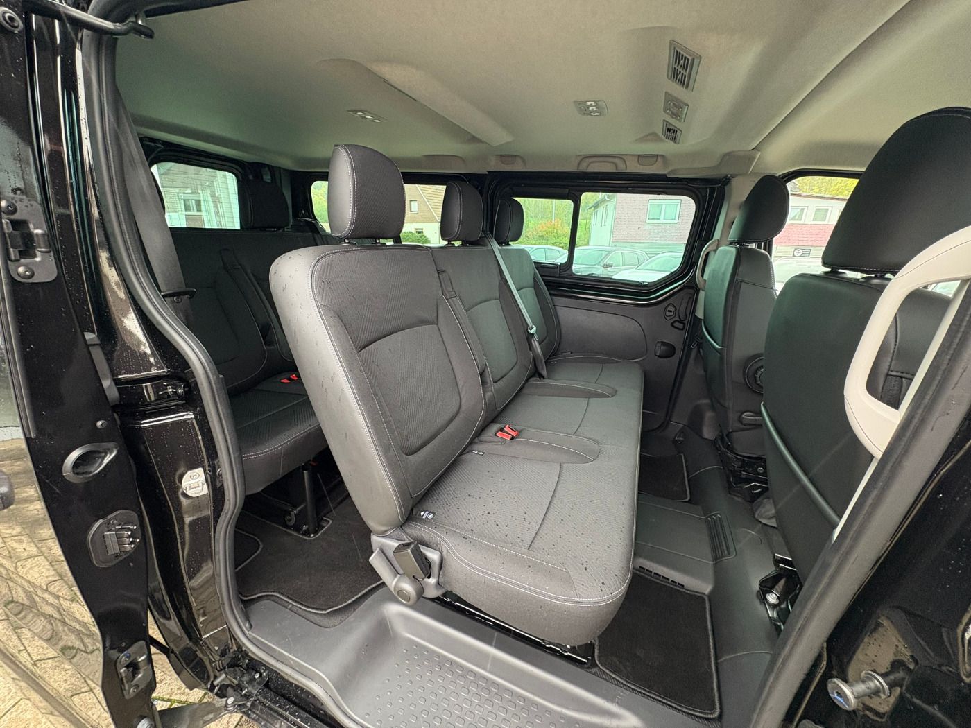 Fahrzeugabbildung Nissan Primastar Kombi L2H1 Tekna dCI 170 3.0t ACC+LED