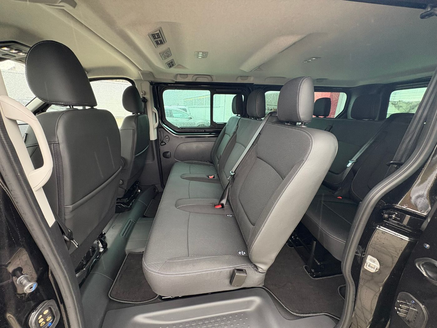 Fahrzeugabbildung Nissan Primastar Kombi L2H1 Tekna dCI 170 3.0t ACC+LED