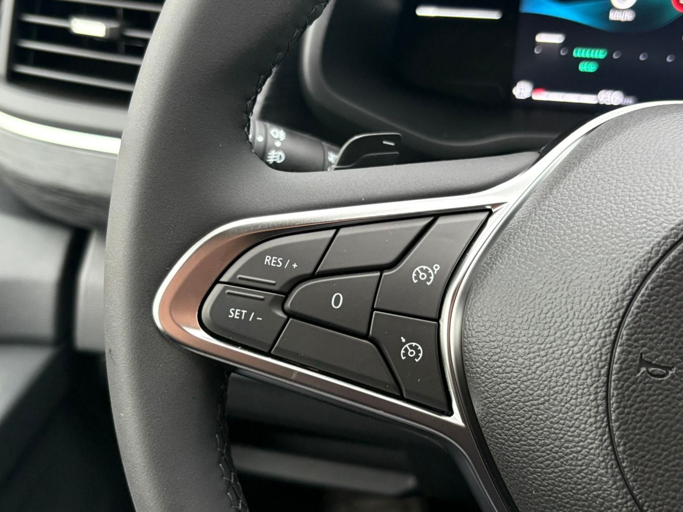 Fahrzeugabbildung Nissan Primastar Kombi dCI 170 L2H1 3.0t Tekna ACC+LED