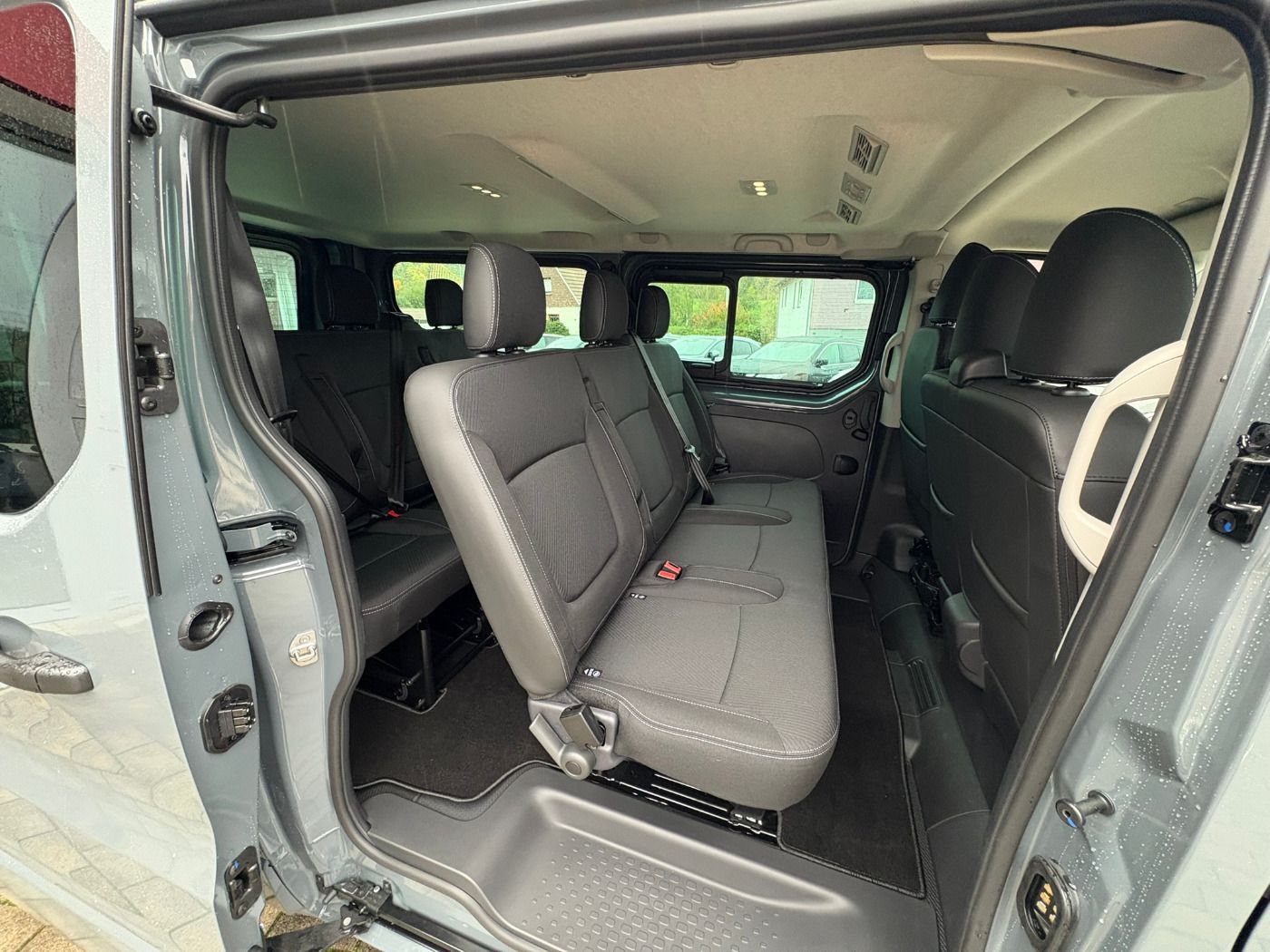 Fahrzeugabbildung Nissan Primastar Kombi dCI 170 L2H1 3.0t Tekna ACC+LED